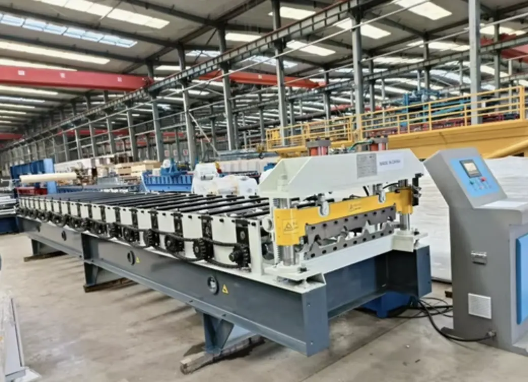 Metal Roof Roll Forming Machine in Hungary