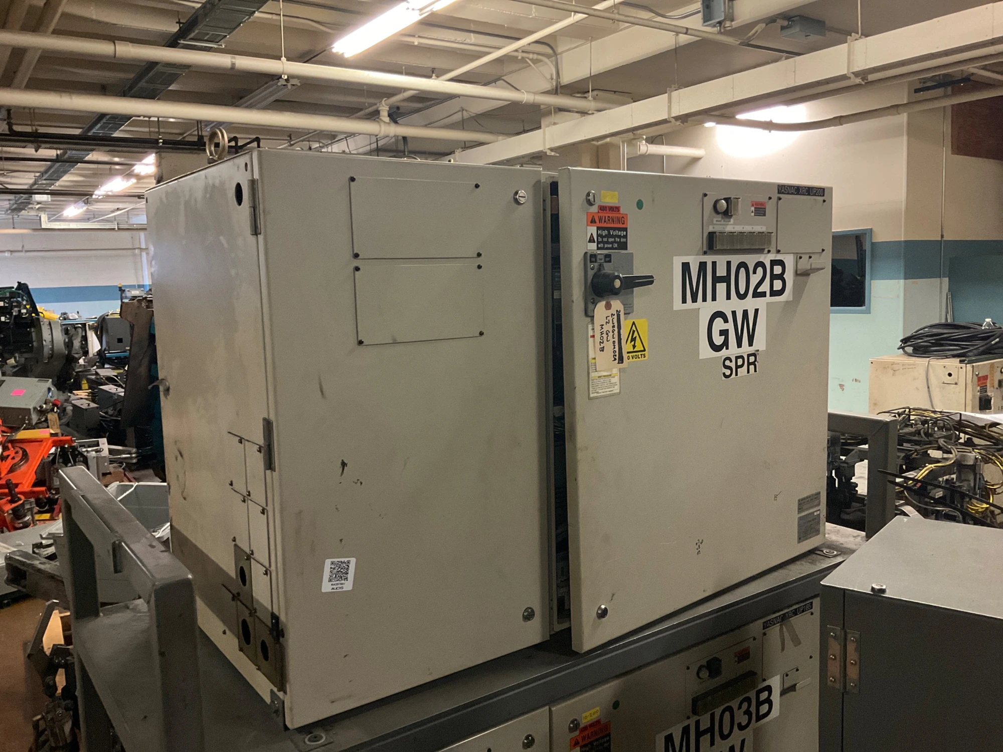 USED 2001 YASKAWA YASNAC XRC UP165/UP200