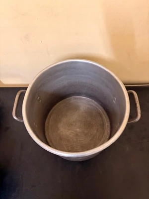 cooking pot