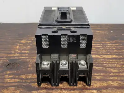 30 Amp 3 Pole Circuit Breaker