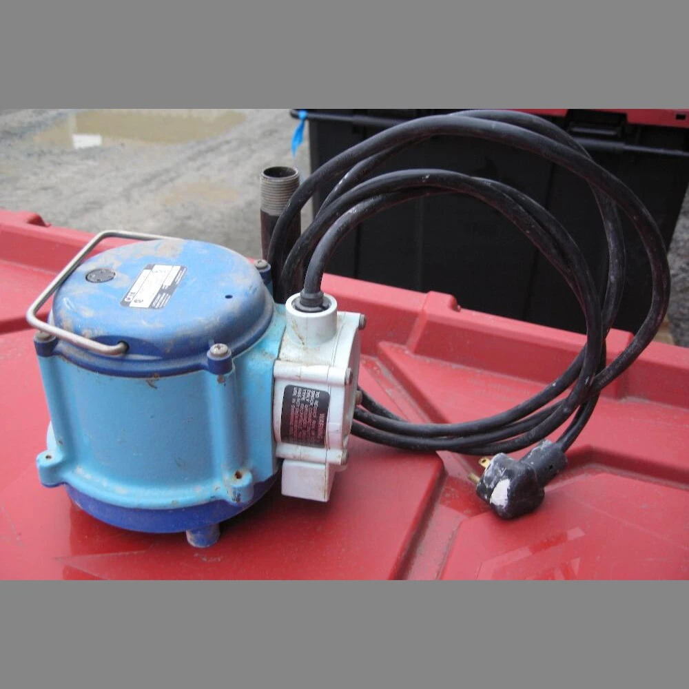 USED LITTLE GIANT PUMP 6-CIA