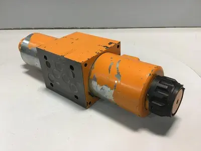 USED MANNESMANN REXROTH 4WE10J32/CG24N9Z4