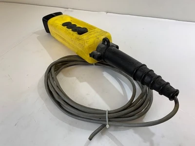 USED SCHNEIDER / TELEMECANIQUE XAC-A04H7