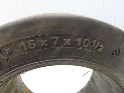 Total Source 16x7x10-1/2 Press-On Forklift Tire Solid Cushion Smooth Black