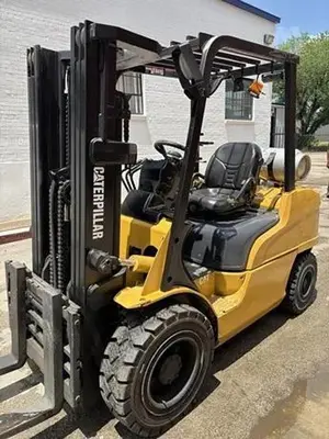 USED 2018 CAT GP30N