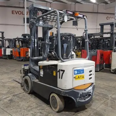 USED 2019 CROWN FC5225-60