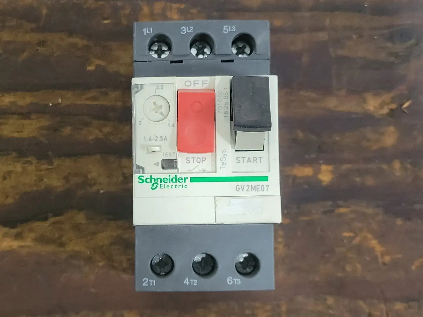 USED SCHNEIDER ELECTRIC GV2ME07