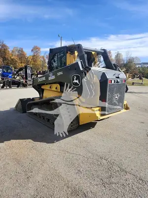USED 2022 DEERE 331G