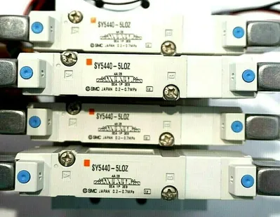 NEW SMC SS5Y5-42-04-02 MANIFOLD /VALVES SY54405L0Z SS5Y5420402