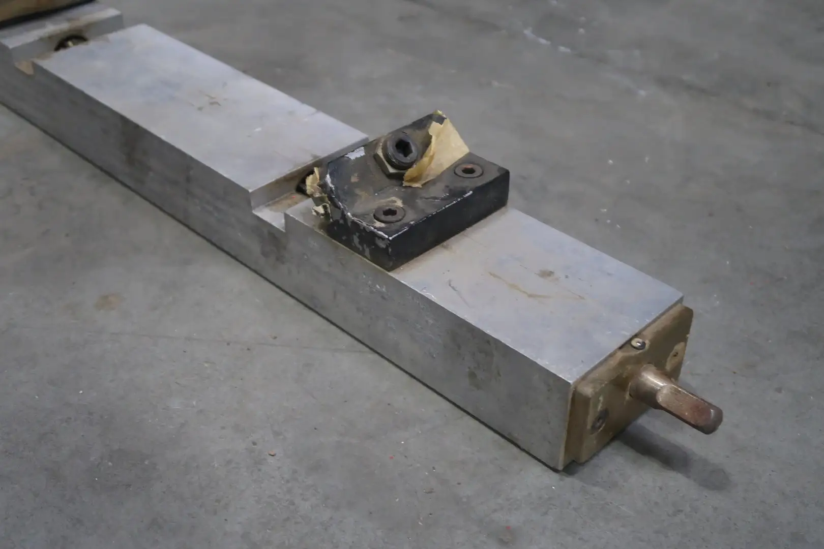 2' Track Holder