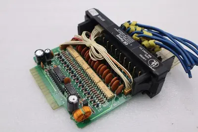 GE FANUC IC610MDL107B SINK LOAD INPUT MODULE 24VDC 16 Circuits STOCK L-574C