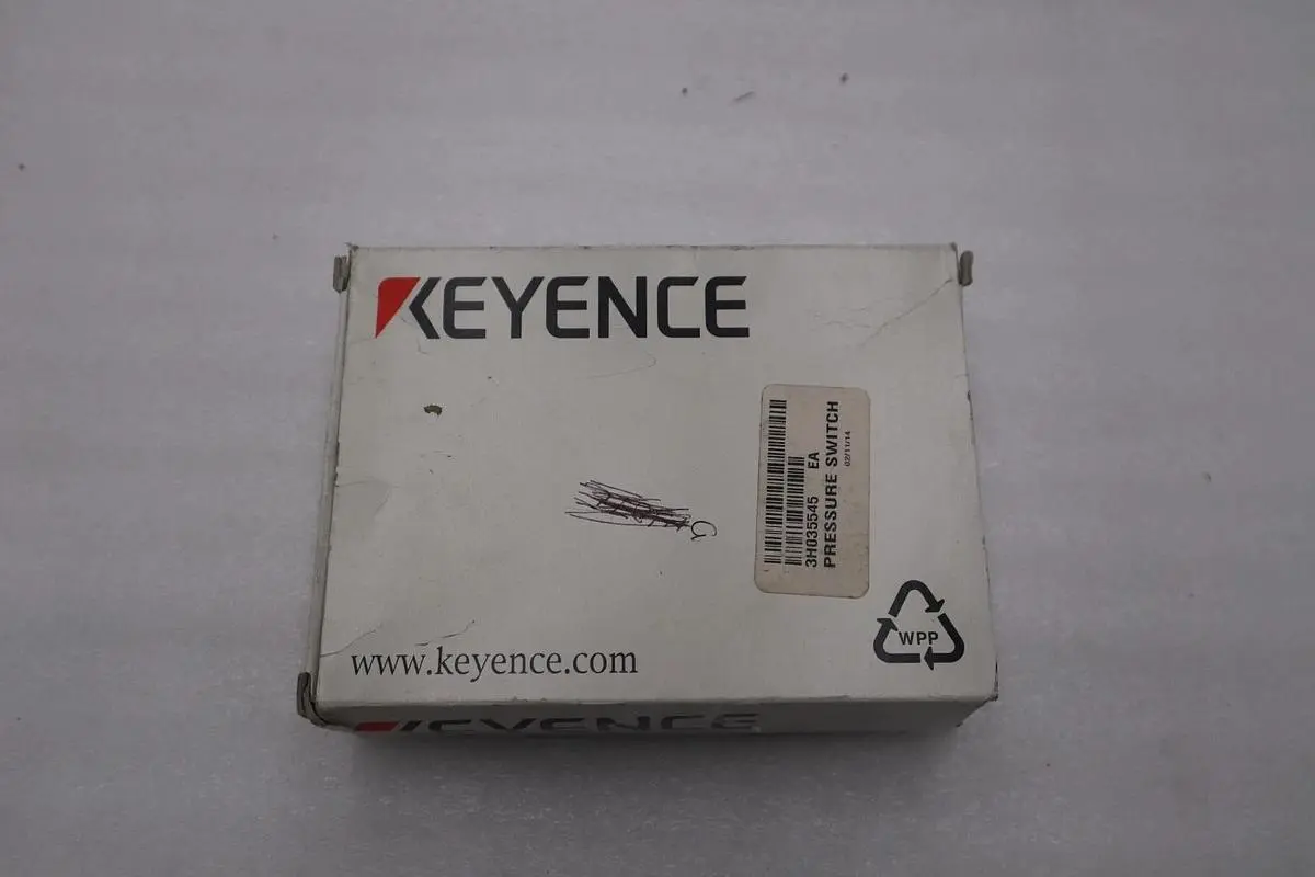 NEW OPEN BOX Keyence AP-33A Digital Pressurre Sensor STOCK 609-D