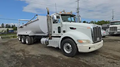 USED 2013 PETERBILT 386