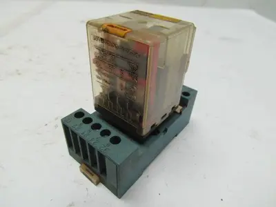 Specher Schuh CH1-3W-24VDC-MD 24V DC Relay W/Base