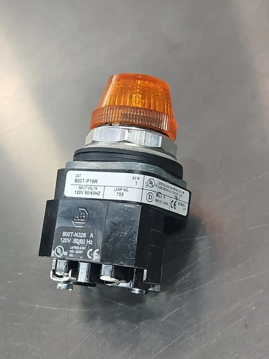 Allen-Bradley 800T-P16R Ser T Orange Pilot Light Module, 120V. Loc4D14