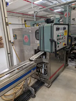 Bosch 303 wrapper with Elsner folder for towlettes