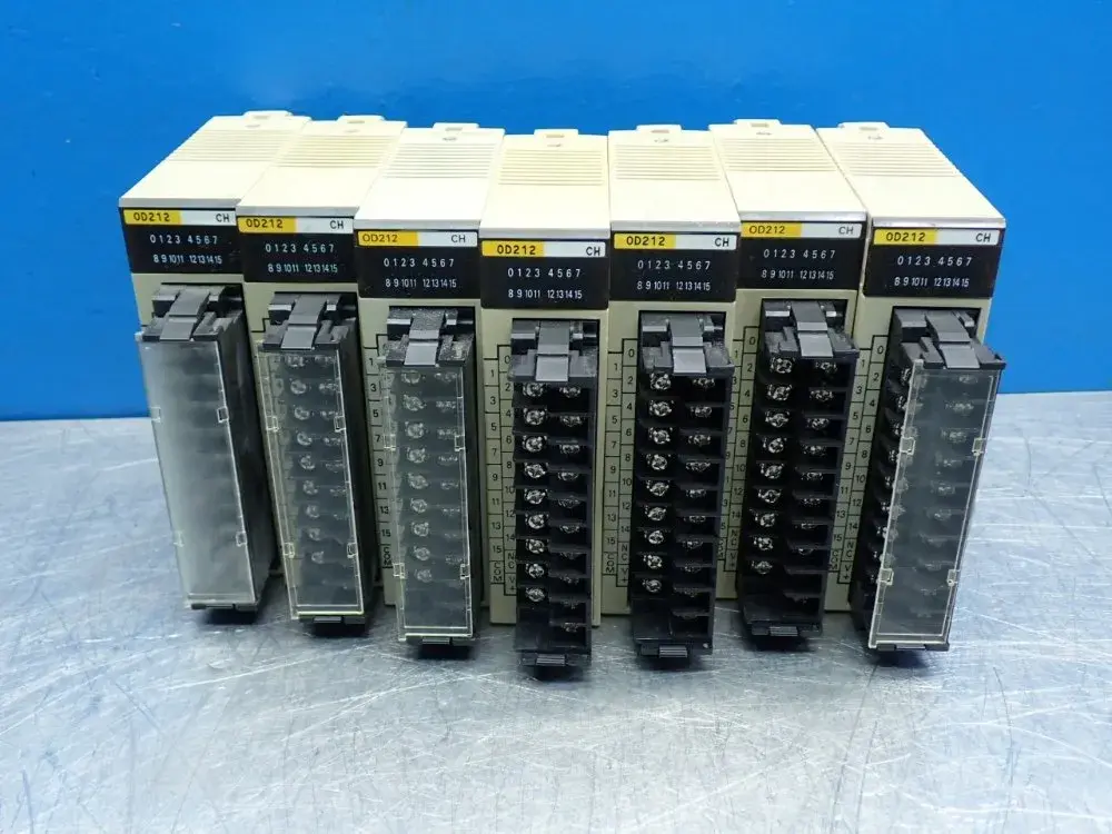 USED OMRON C200HOD212