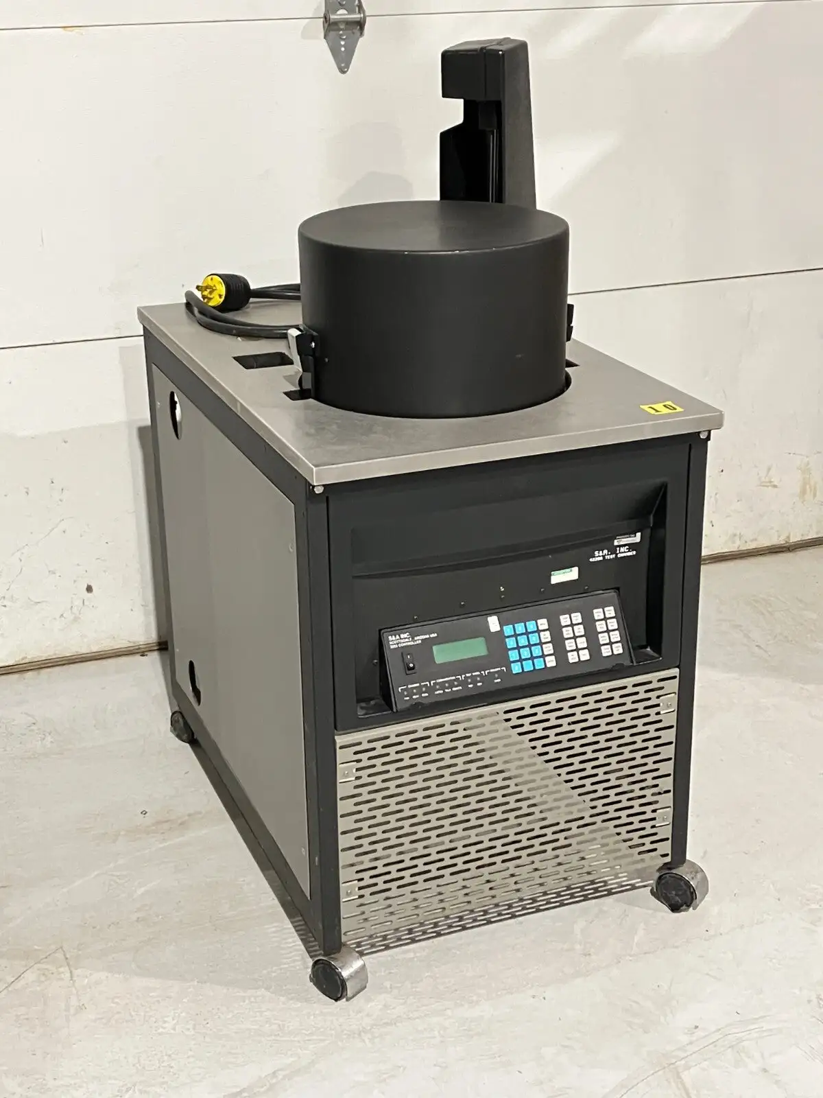 Used Saunders & Associates 4220 Chamber for Parametric Testing, 2255 Controller Semiconductor Test Michigan US | Maverick Industrial Sales #1502420