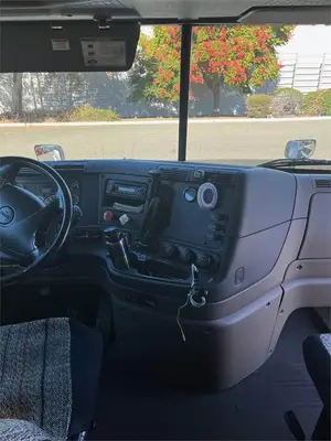 USED 2013 FREIGHTLINER CASCADIA 125