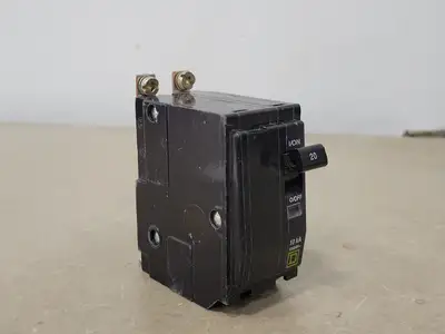 USED SQUARE D QOB220