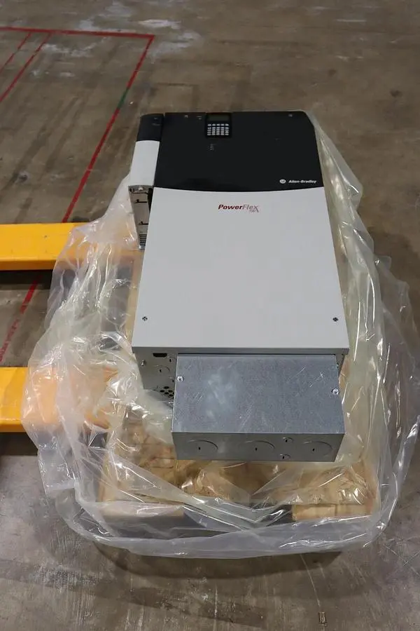 Allen Bradley 20DD248A3ENNACNNN 200 HP POWERFLEX 700 STOCK S-638