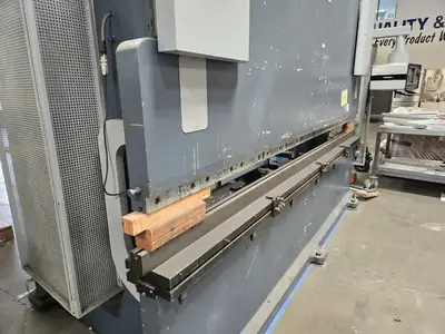 220 Ton, Durma, CNC hydraulic press brake, 12' overall, Delem 65 Control, 1999