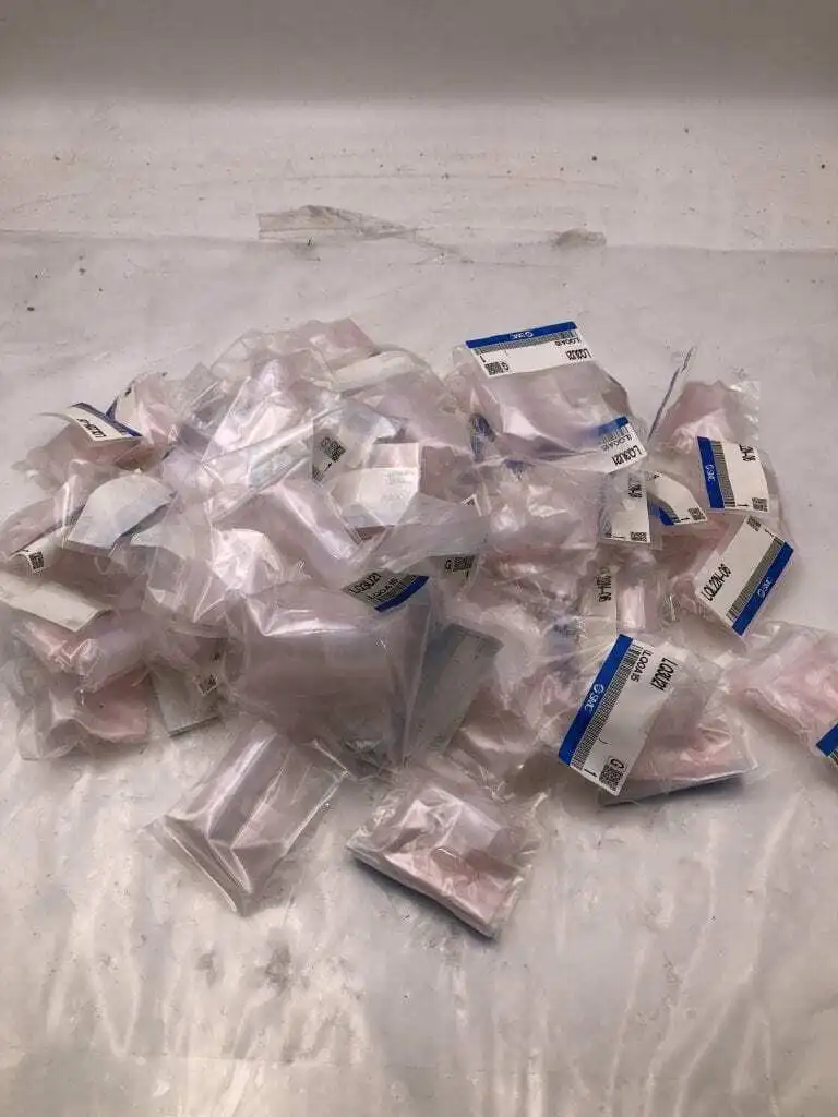 SMC LQL22N-06 1/4″ High Purity Fluoropolymer Male Elbow -NIB Lot of 56