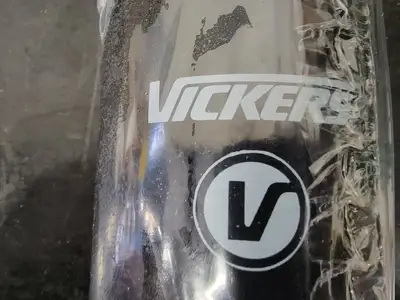 NEW VICKERS 573082 JS5