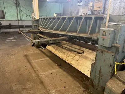 10' X 10 GAUGE WYSONG MODEL #1010 POWER SQUARING SHEAR: YOBRO #23831