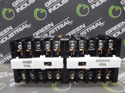 General Electric CR120C30441 Relay Ser.A 10 A 300 V 125VDC Coil New NIB