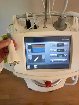 Used 2017 VENUS CONCEPTS VERSA W/ 6 HAND PIECES, VIVA, DIAMOND, OCTIPOLAR, HAIR REMOVAL, SKIN REJUVENATION Lasers / Laser Systems Minnesota US | Midwest Medical #1467836