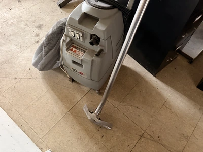 Used CARPET STEAMER AND DIRT DEVIL (BOTH WORK) _UNKNOWN_ Vacuum Cleaners Michigan US | Miedema Asset Management Group #1304378