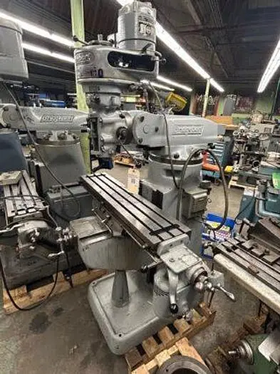 Bridgeport 9″ x 32″ 1 HP, 8-Speed Ram Type J-Head Vertical Milling Machine