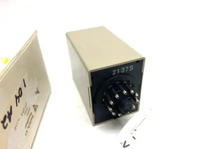 USED OMRON FLOATLESS LEVEL SWITCH PLUG-IN TYPE 11-PIN