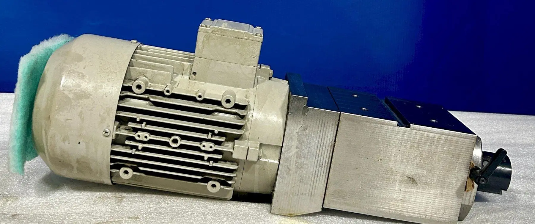 USED Siemens 1LA70904AA12-Z