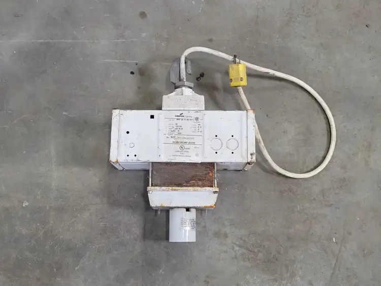 Used COOPER MHSS-400-TT-CW-FH-1 Misc Electrical & Power Parts British Columbia CA | Lenmark #281401