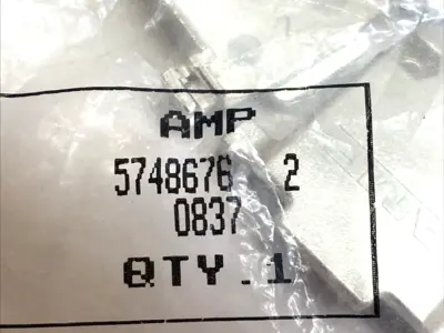 NEW AMP D-SUB BACKSHELL SIZE 2 SHIELDED 180° 15 POS CABLE CLAMP