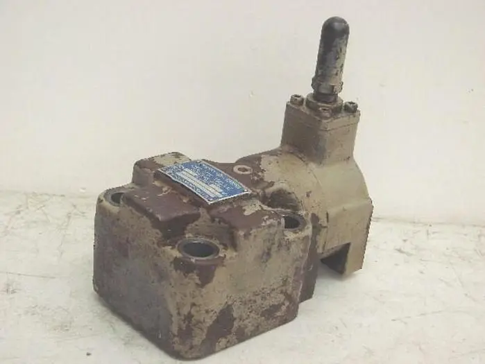 Used SPERRY VICKERS TCG50-06-CEV-PL-T-11 Valves/Fittings Michigan US | Ideal Machinery #701517