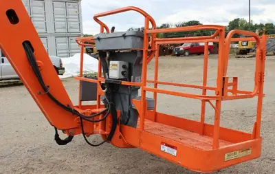 JLG 800 A, 4WDTelescopic Articulating Boom Lift