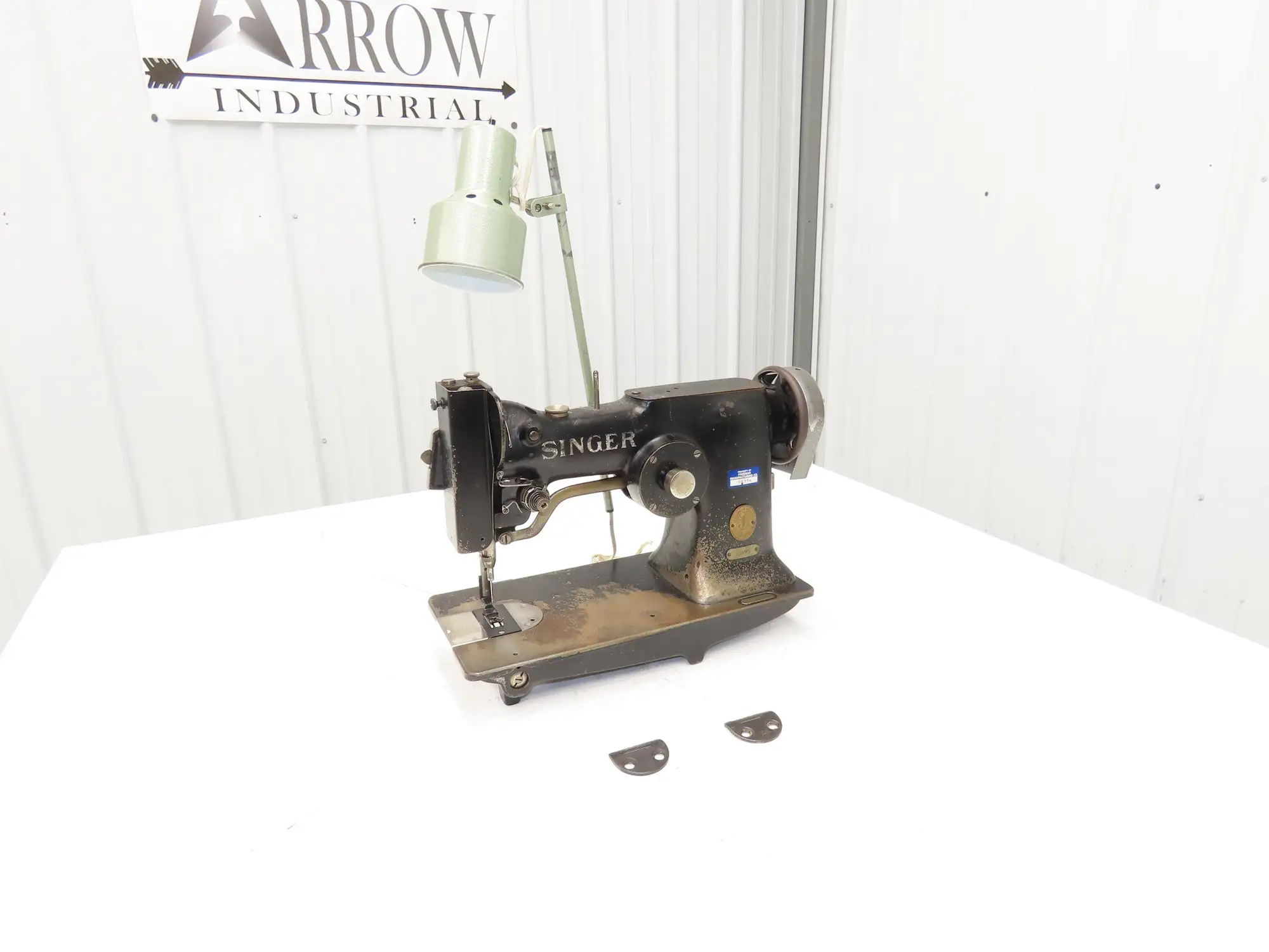 Singer 107W1 Industrial Sewing Machine Head Zig Zag & Straight Vintage
