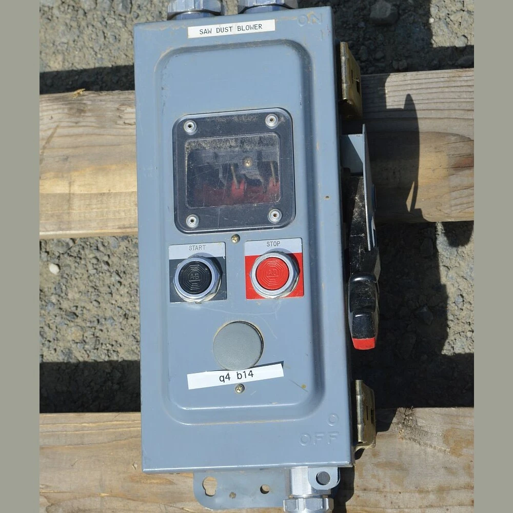 Square D 30 Amp Non-Fusible Disconnect