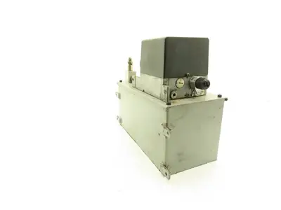 SKF MKU12-BW6-OI18 Lubrication Pump Machine Oiler 6.7L Tank 0.1 L/Min 200V