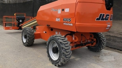 USED 2022 JLG 600S