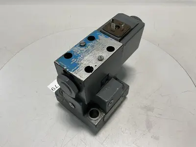 USED VICKERS DG4V-3-2AL-M-U-HL7-60