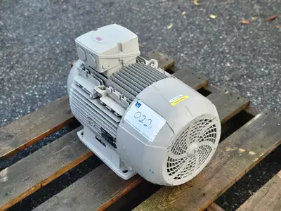 25 hp, 575 volts, 3560 rpm, 160L Electric Motor