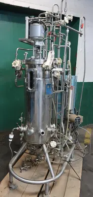 SPC8085  Reactor 30 liter capacity LSL Biolafitte SA bioreactor 45 psi internal, 75 psi jacket, 1/6 hp agitator, Stainless Steel