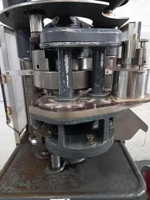 Manesty model Betapress 16 station tablet press