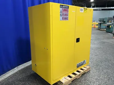 Used JUSTRITE _UNKNOWN_ Cabinets Ohio US | HGR 24 #1343790