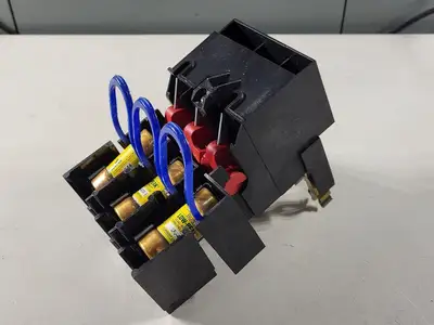 Disconnect Switch with 3 Times 40 Amp Fuse LPJ-40SP