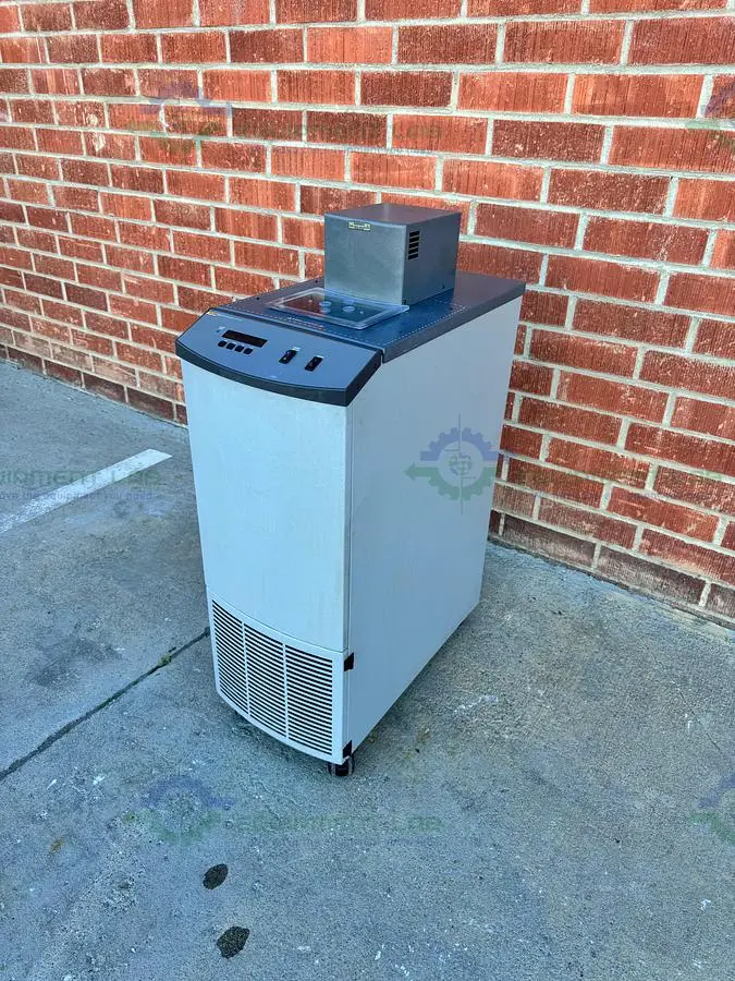 USED FLUKE CALIBRATION HART SCIENTIFIC 6331 DEEP-WELL COMPACT BATH  300°C, 4.2 GAL